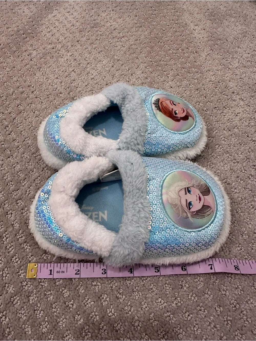 Disney Frozen 2 Anna and Elsa Girls Slippers, Size 9/10, Pre-owned